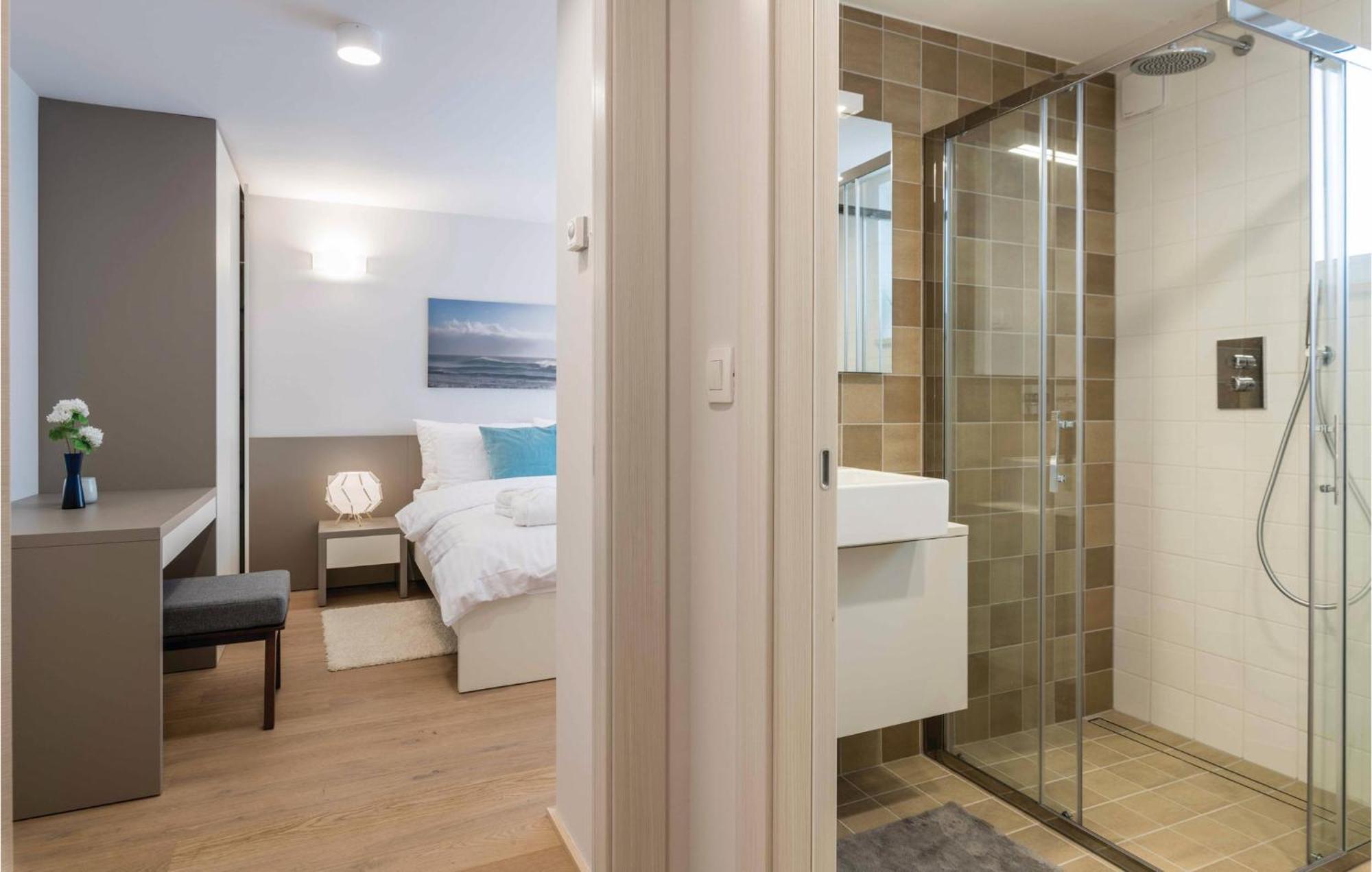 Nice Apartment In Plomin With Jacuzzi 외부 사진
